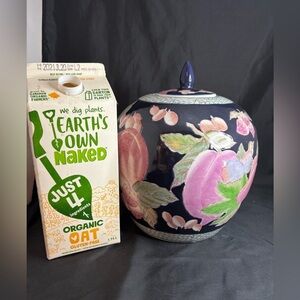 Lg vintage ginger pot